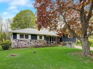 N39W22691 Grandview Dr, Pewaukee, WI 53072