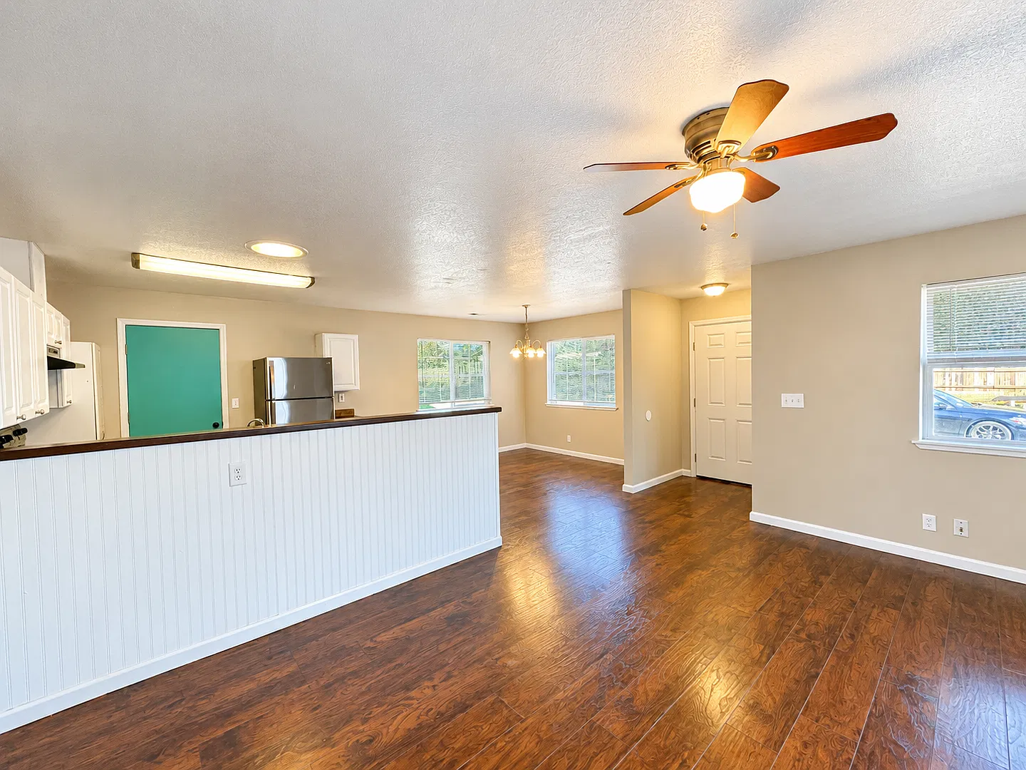 Charming 3-Bedroom Home with Attached Garage in McKinleyville! — Photo 4