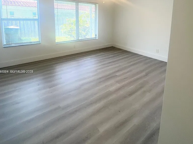 1005 NE 2nd St #1 — Photo 16