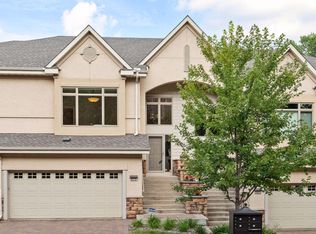 671 Willoughby Way E, Minnetonka, MN 55305