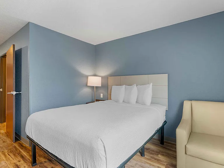 Studio Suite - 1 Queen Bed