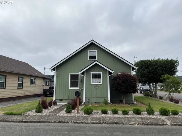 1290 Juniper Ave, Reedsport, OR 97467