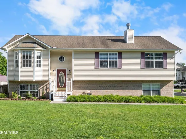6920 Rambling Brooks Ln, Knoxville, TN 37918