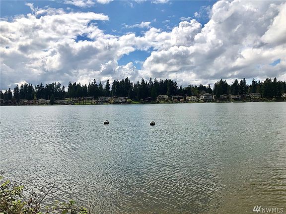 4th image of 4815 N Island Dr E