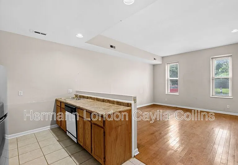 1708 S Tucker Blvd #B — Photo 2