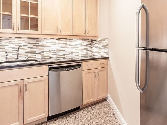 2nd image of 30 W 63rd St APT 9K
