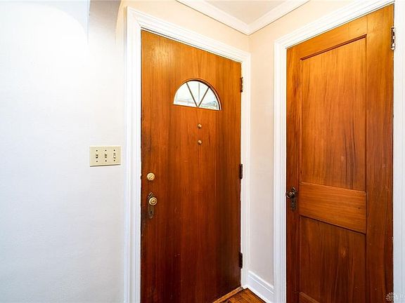 5th image of 2835 Hazel Ave