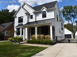 2135 Manchester Rd, Birmingham, MI 48009