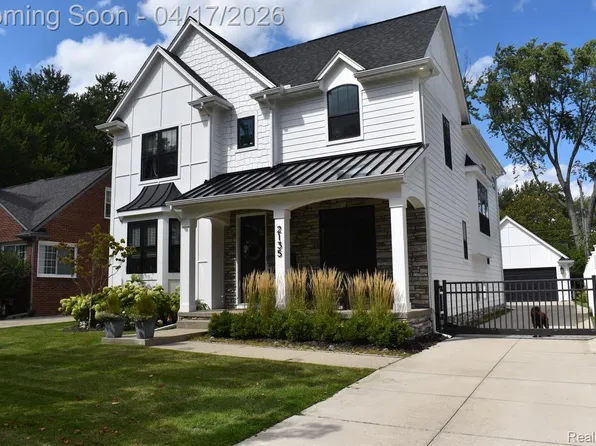 2135 Manchester Rd, Birmingham, MI 48009