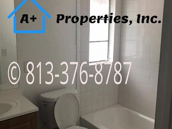 3rd image of 4611 N Hubert Ave