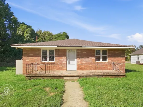 2106 E Greenbriar Rd, Statesville, NC 28625