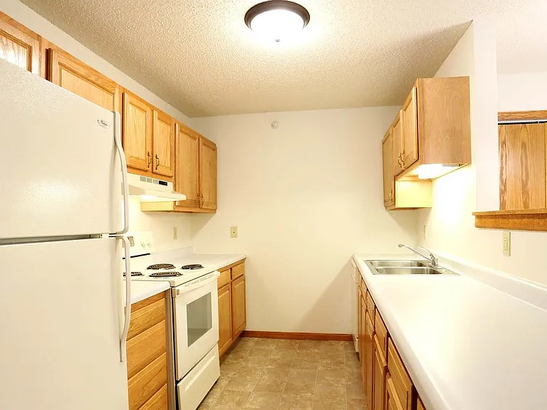 Mill Pond Apartments — Photo 4