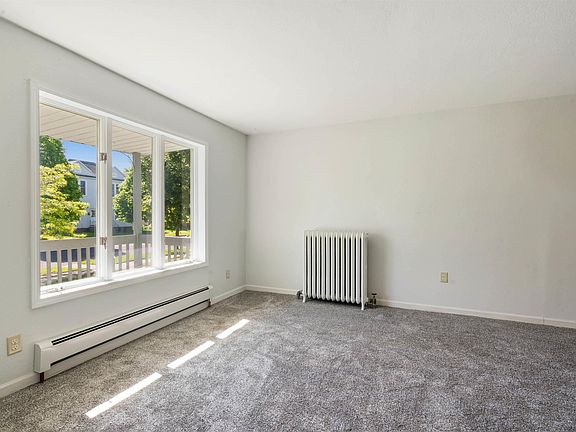 4th image of 1109 Cumming Ave