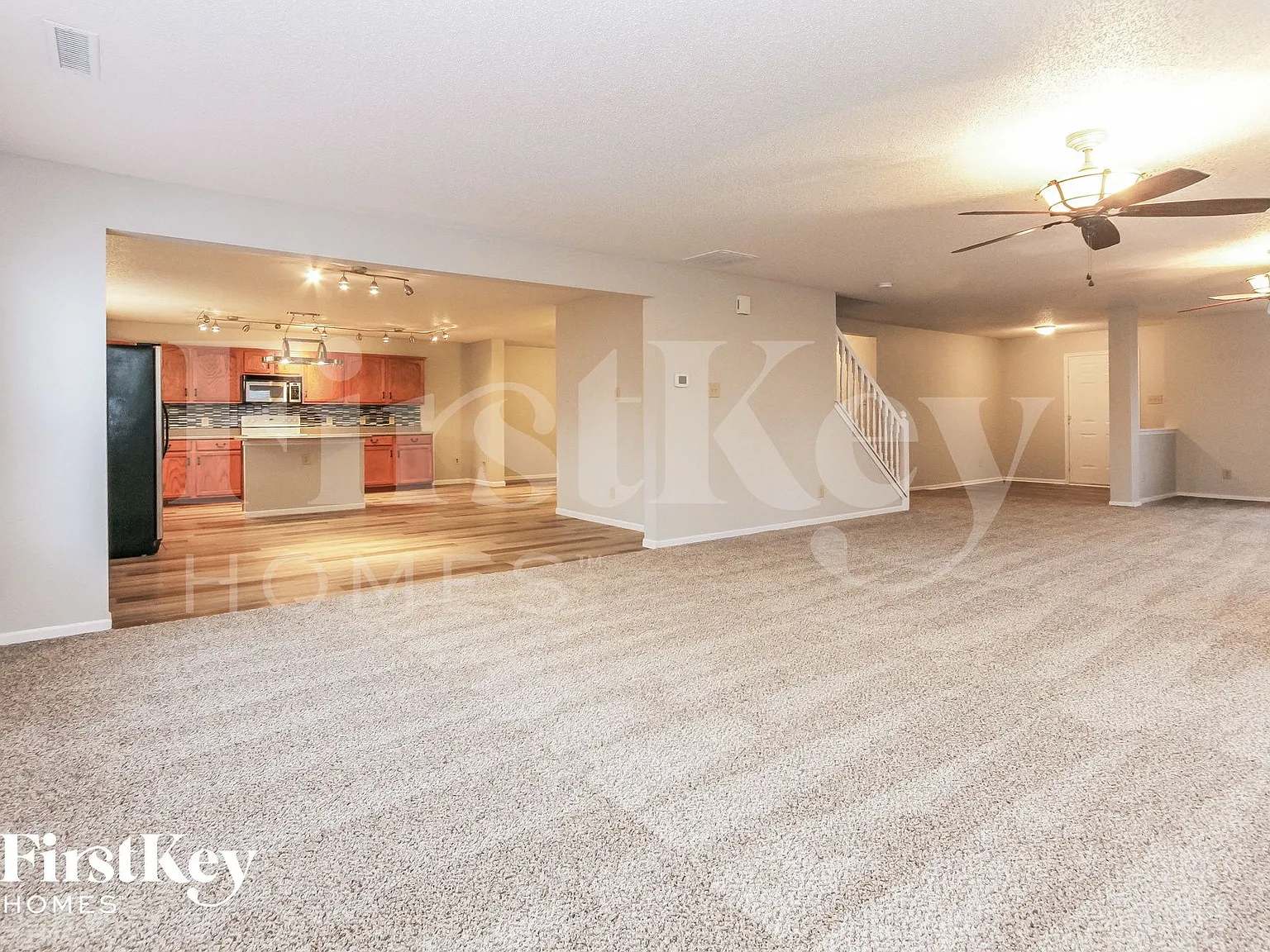 4 bed, 2.5 bath, 3402 sqft, $2,425 — Photo 4