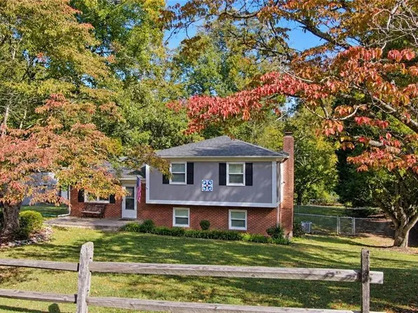1823 Bantry Trl, Kernersville, NC 27284