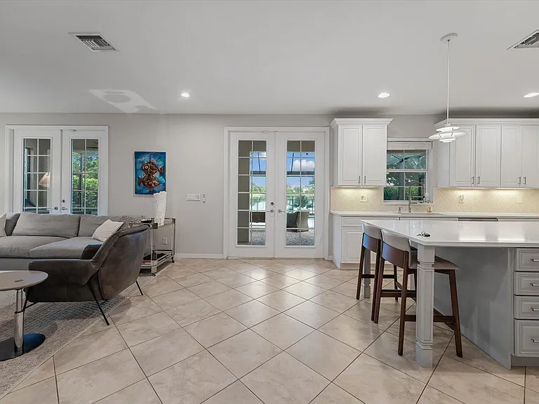 10731 Ivanhoe Ln — Photo 10