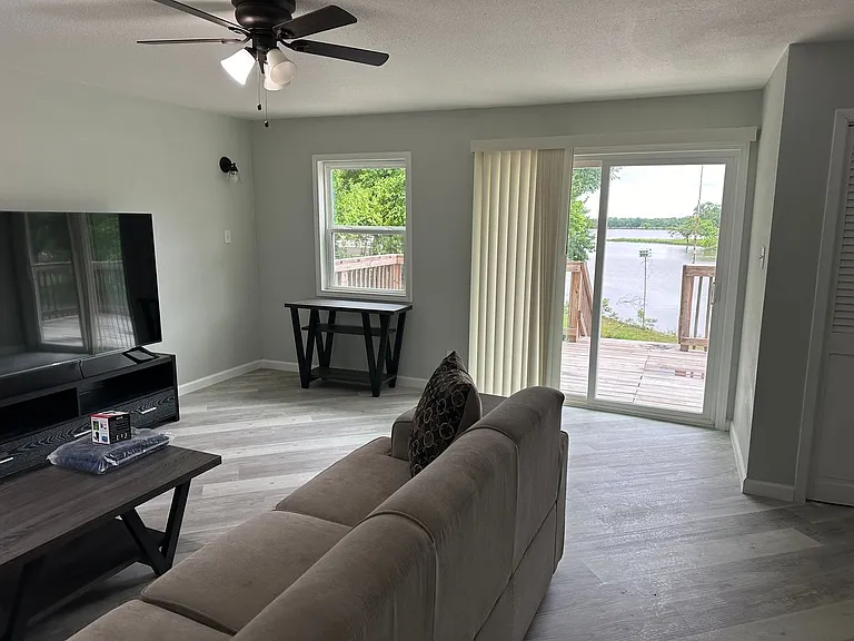 196 Lcr Whiterock — Photo 6