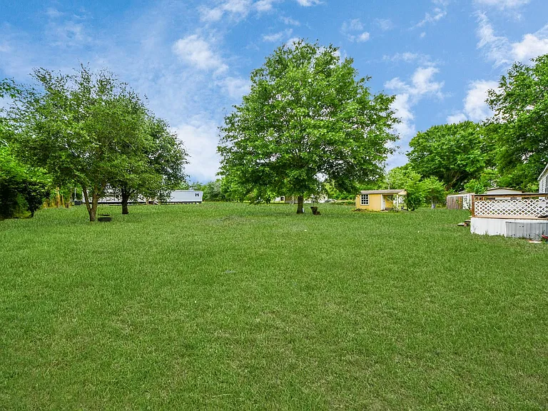 18303 James Rd — Photo 32
