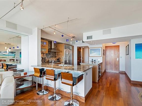 4th image of 3020 NE 32nd Ave APT 1425