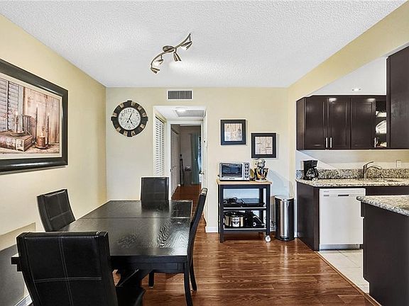 3rd image of 2151 Cambridge G