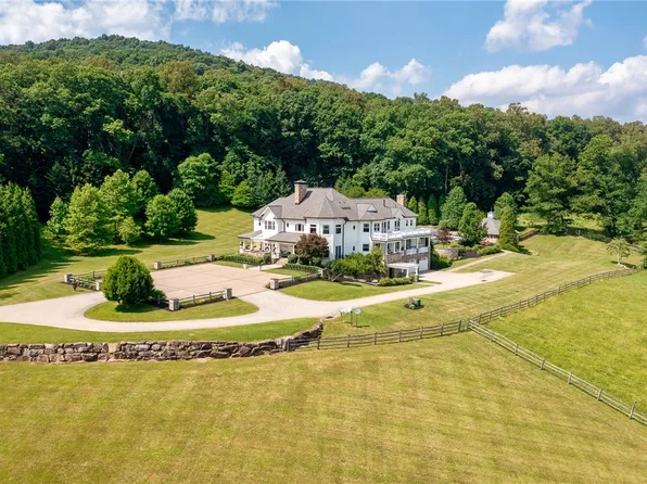 641 Hidden Meadows Ln, Ligonier, PA 15658
