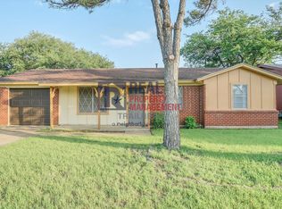 1424 Phillips St, Cleburne, TX 76033