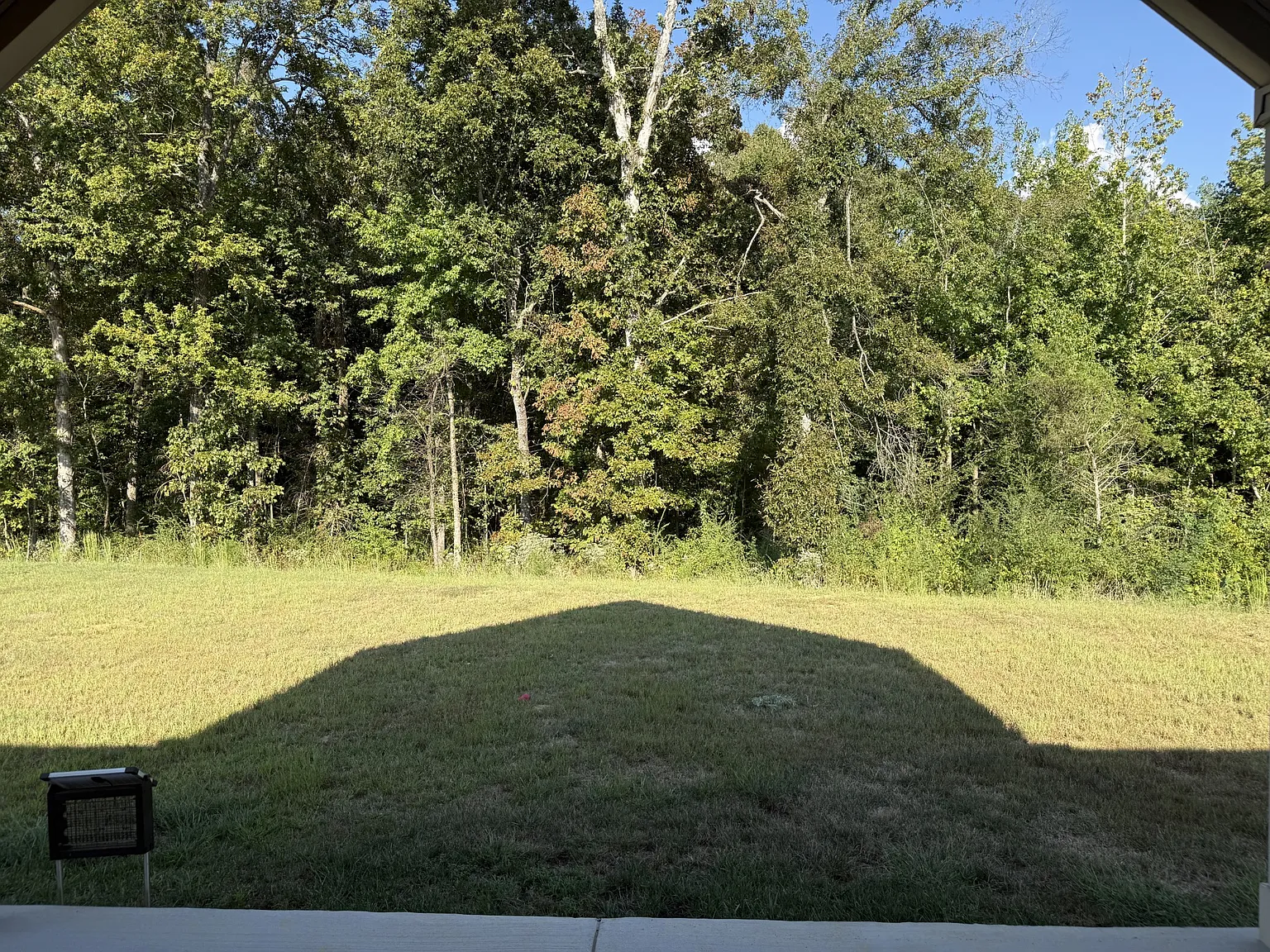 3 bed, 2.0 bath, 1624 sqft, $2,300 — Photo 3