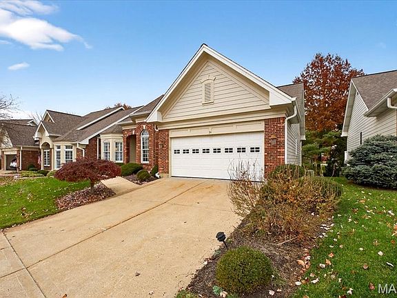 3rd image of 34 Picardy Hill Dr