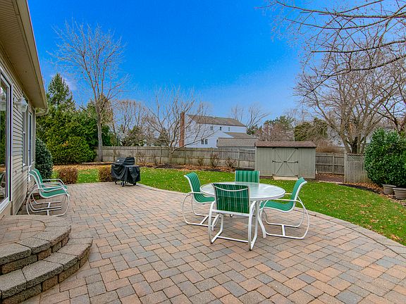 4th image of 63 Stratford Dr