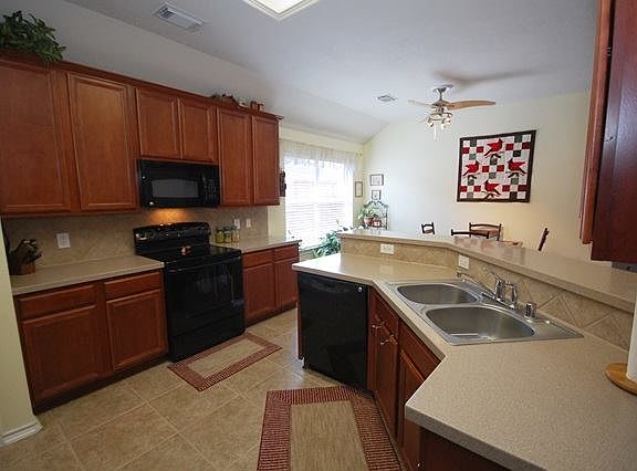 5th image of 6604 Blue Hollow Ln