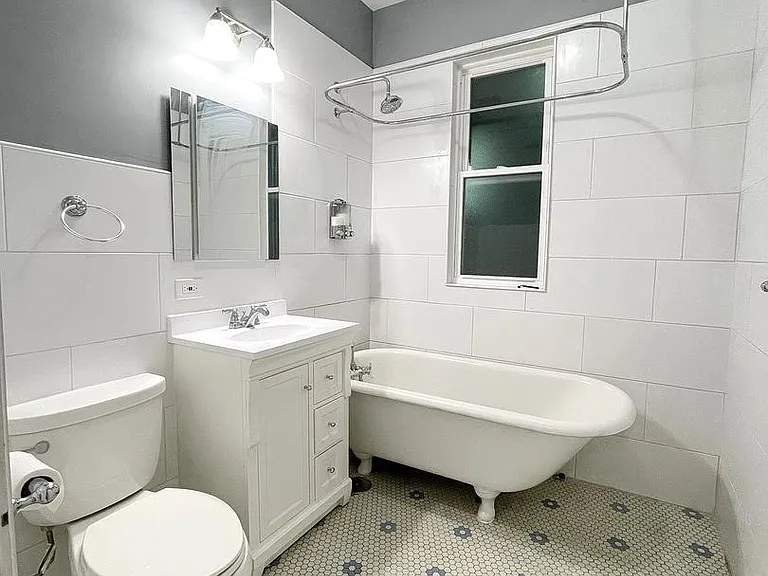 2327 N Harding Ave #2 — Photo 7