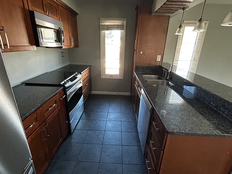 634 Pinewood Dr — Photo 4