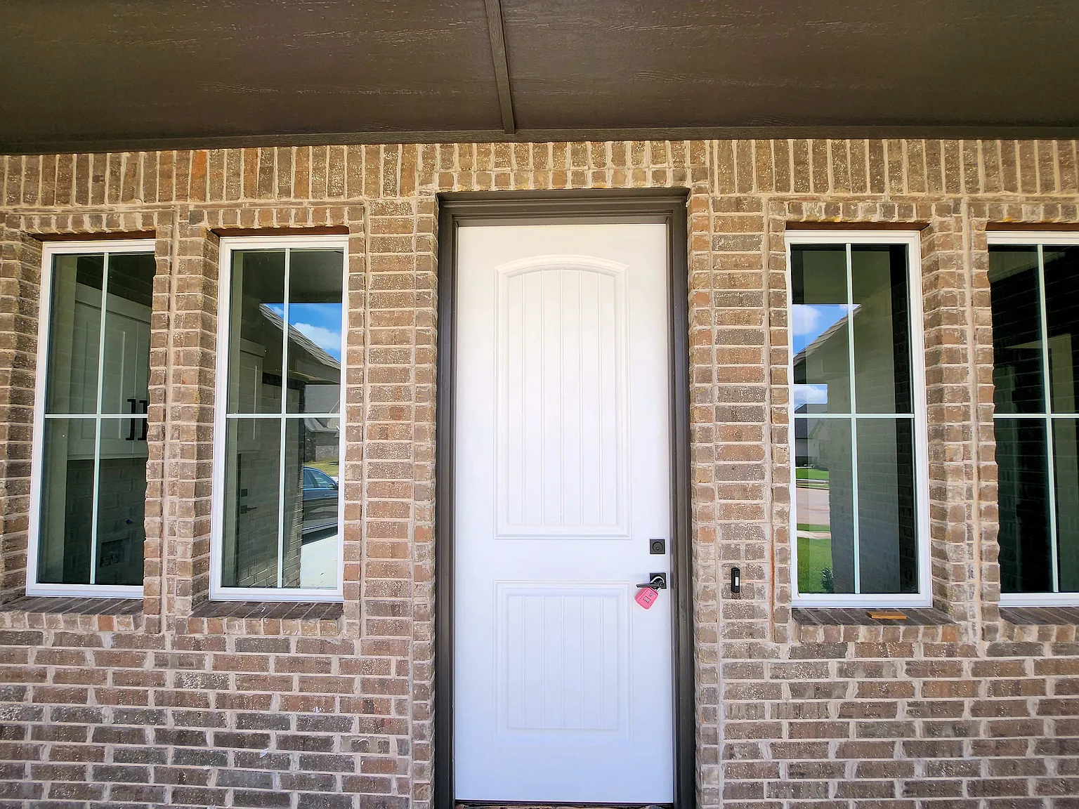5 bed, 2915 sqft, $2,895 — Photo 2