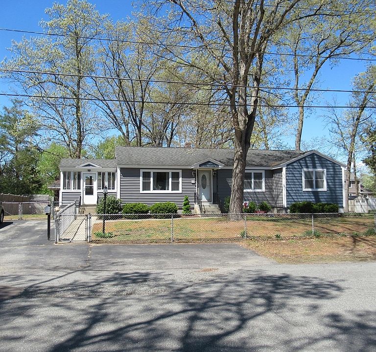 1st image of 116 Commonwealth Ave