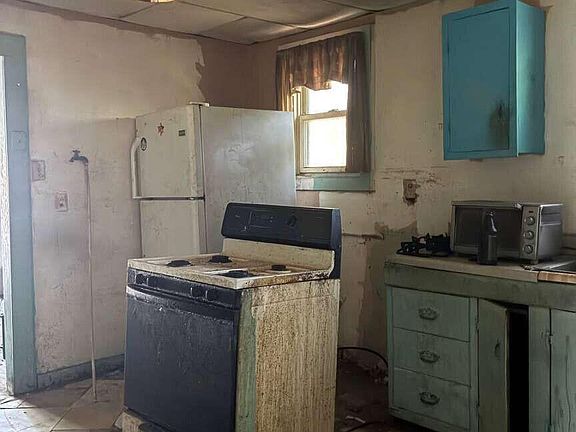 3rd image of 2816 HUBBARD Street