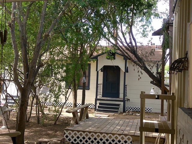 2nd image of 1305 Orange Ave