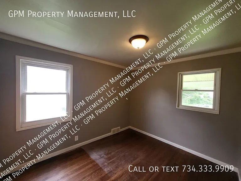 22084 Shakespeare Ave — Photo 10