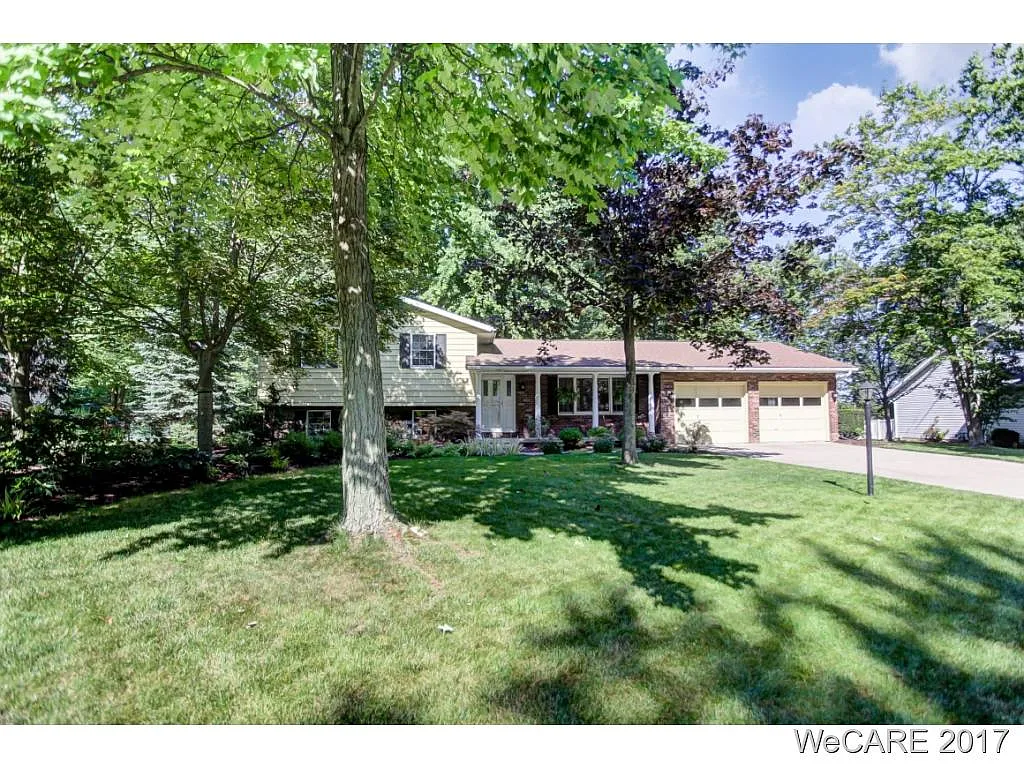 2541 Debbie Dr photo 1