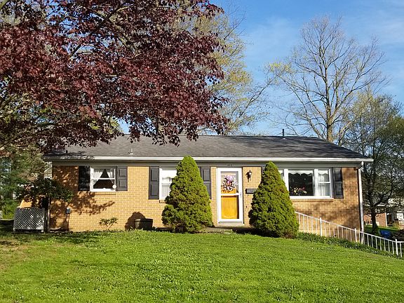 3rd image of 693 Ellis Ave