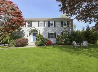 15 Red Rose Cir, Darien, CT 06820