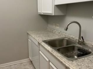 808 Highwood Dr #808, Louisville, KY 40206