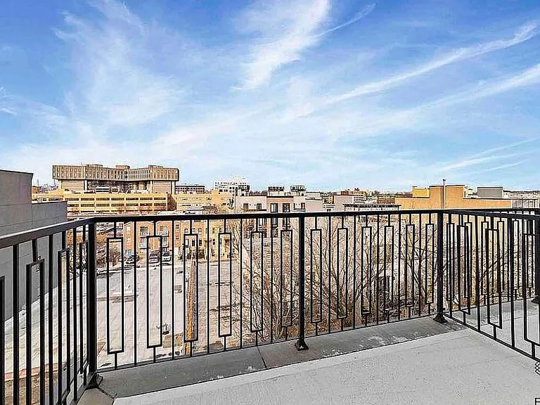 1537 Dean St #3L — Photo 12