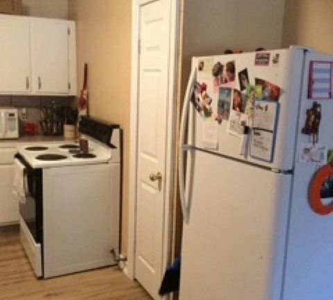 3rd image of 211 N Avenue S