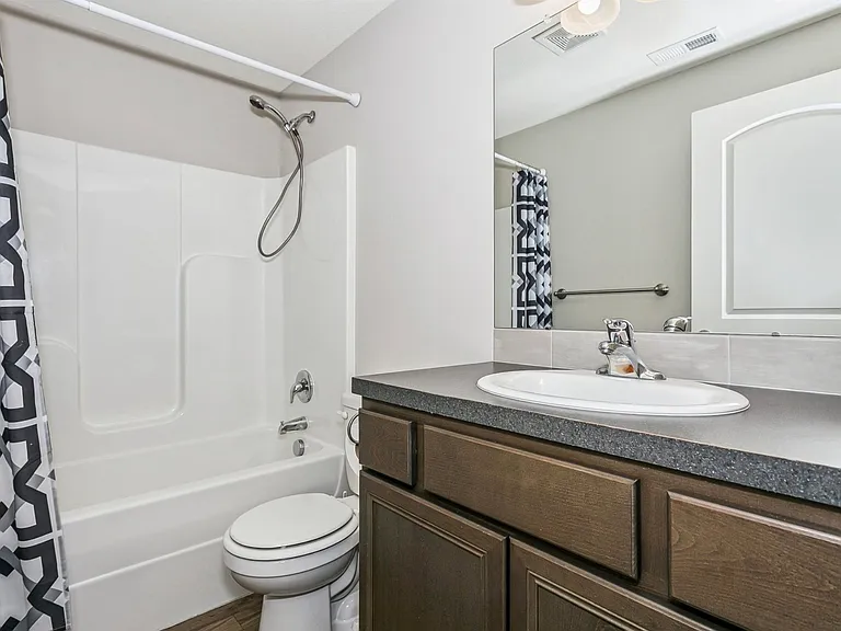 1200 E Northridge St — Photo 13