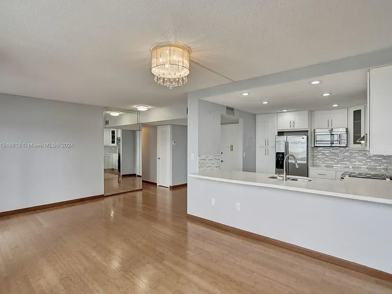 11930 N Bayshore Dr #601 — Photo 15
