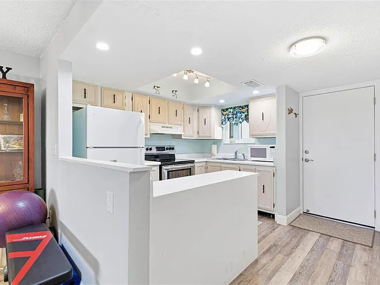 801 83rd Ave N #510 — Photo 8
