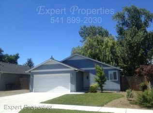 417 Spring Valley Dr, Medford, OR 97501