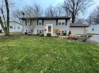 1242 Spruce Tree Ln, Amherst, OH 44001