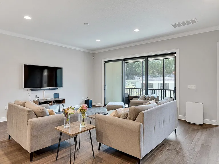 3215 W De Leon St #5 — Photo 13
