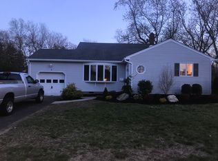 6 Acker Dr, Middletown, NJ